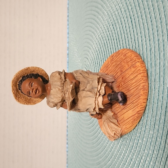 Miss Martha's Collection - Hallie "Sing Praises to the Lord" - Picture 2 of 9